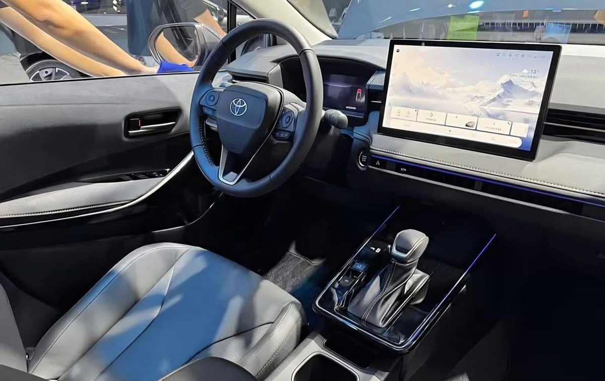 مقصورة تويوتا كورولا الجديدة 2026 - تصميم داخلي عام