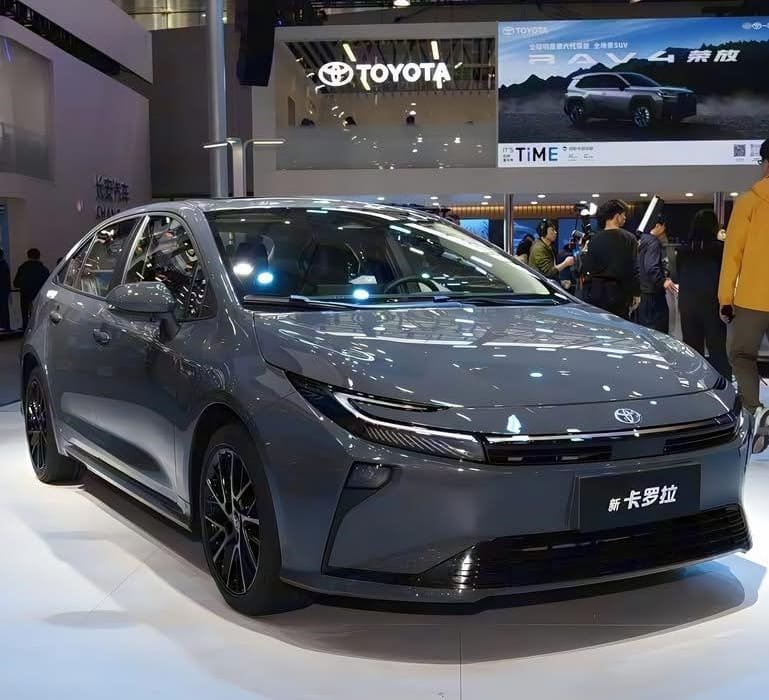 تويوتا كورولا الجديدة في معرض الصين - واجهة أمامية بلون مختلف