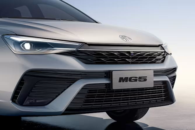 سعر ومواصفات ام جي 5 موديل 2026 - الشكل الخارجي