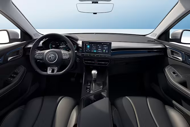 المقصورة الداخلية الفاخرة لسيارة ام جي 5